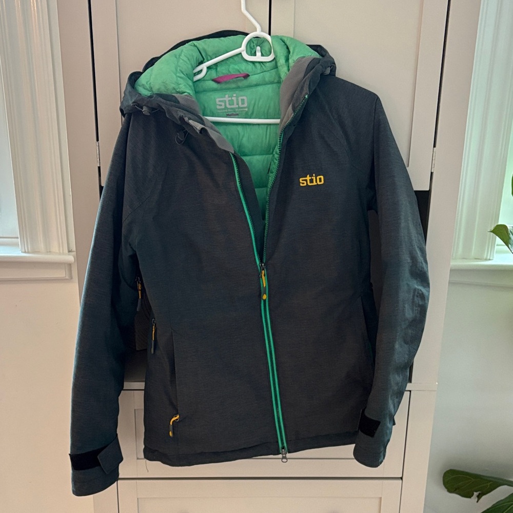 Stio shot 7 Down Jacket - Picture 3 of 7